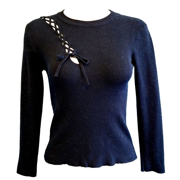 2️⃣9️⃣/4️⃣ Black knits long sleeve slit lace tie top - Picture 1 of 6